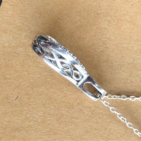 Sterling Silver Clear CZ Floating Gem Infinity Necklace EUC - Picture 7 of 10
